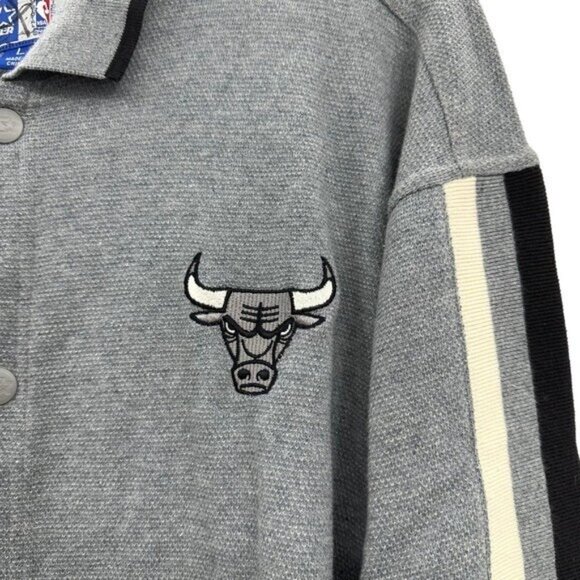 Vintage Chicago Bulls Starter Warm Up Snap Button Shooting Shirt Mens L Gray NBA - Picture 3 of 11